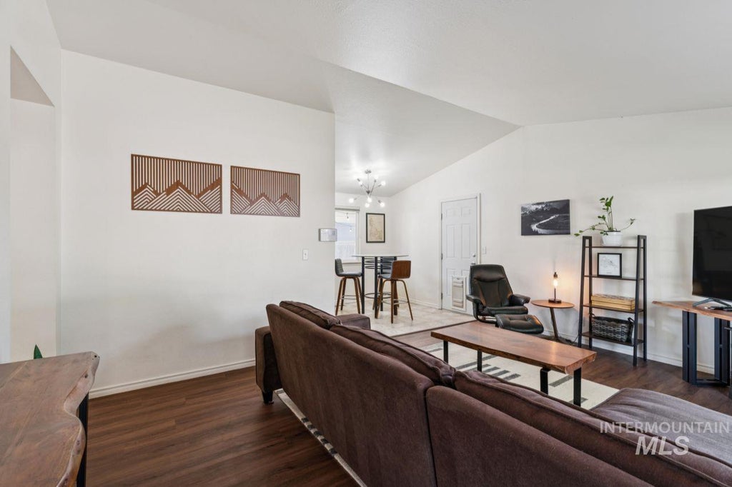 Photo of 3055 S Virginia Ave, Boise, ID 83705 (MLS # 99001206)