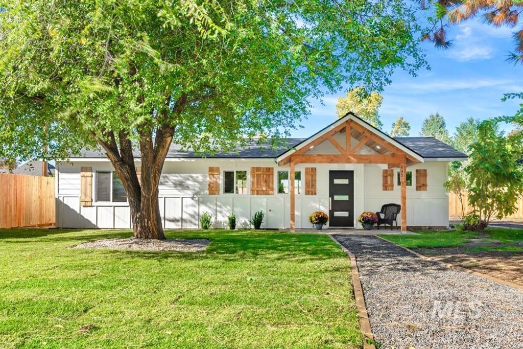 Photo of 435 E 8th Street, Weiser, ID 83672 (MLS # 98965404)