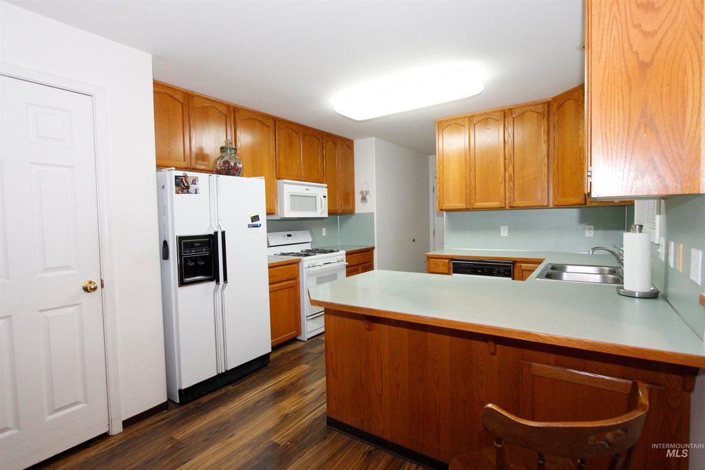 Photo of 923 Stewart Ave #A, Lewiston, ID 83501 (MLS # 98982945)