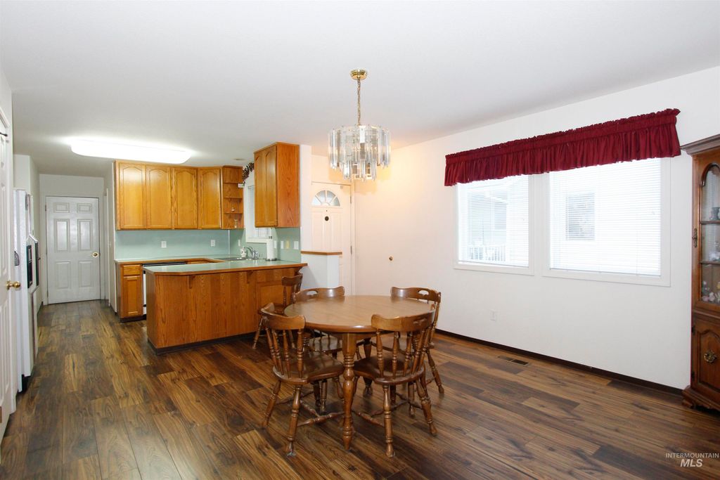 Photo of 923 Stewart Ave #A, Lewiston, ID 83501 (MLS # 98982945)