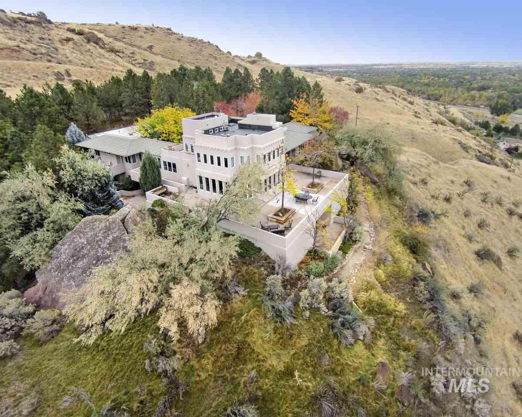 Photo of 2420 E Warm Springs Avenue, Boise, ID 83712 (MLS # 98963890)