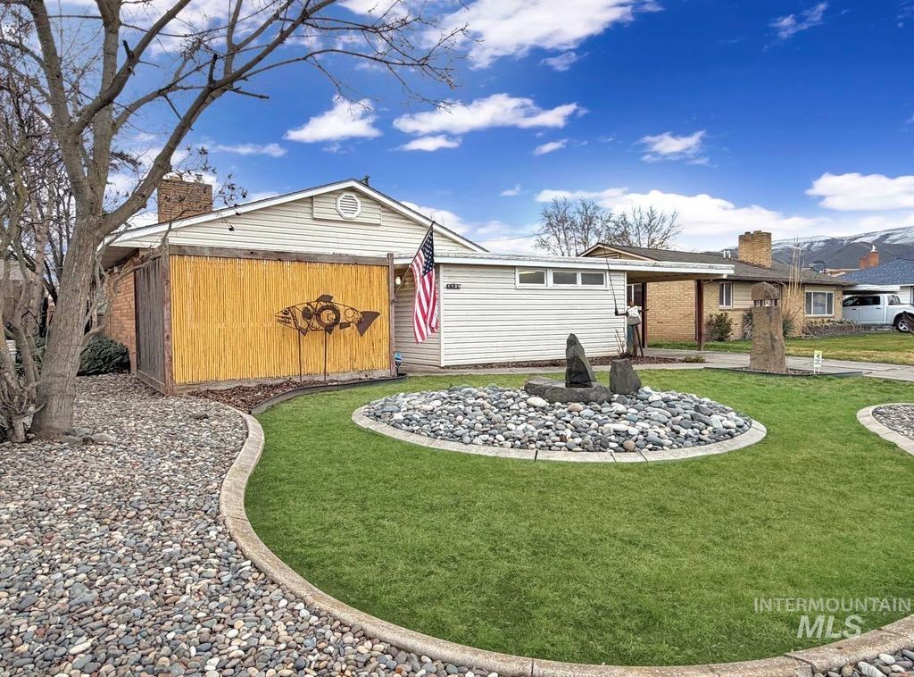 Photo of 1126 4th St, Clarkston, WA 99403 (MLS # 98975261)