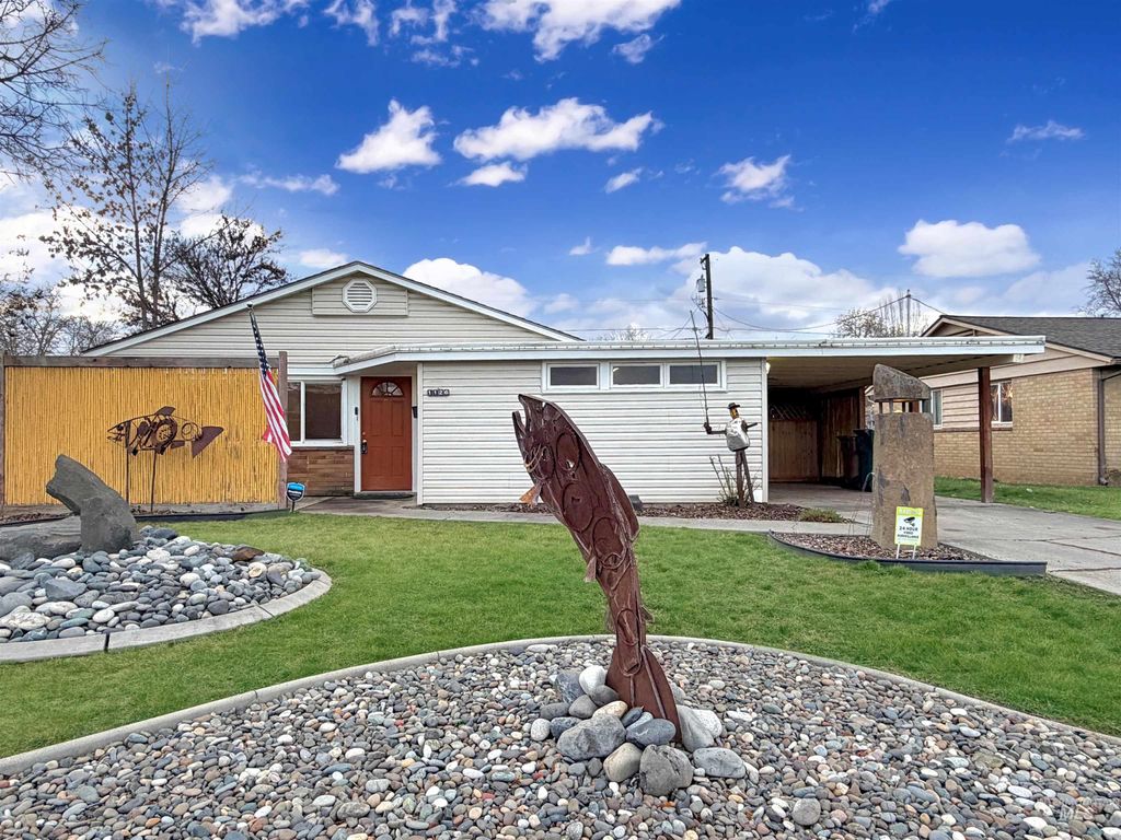 Photo of 1126 4th St, Clarkston, WA 99403 (MLS # 98975261)