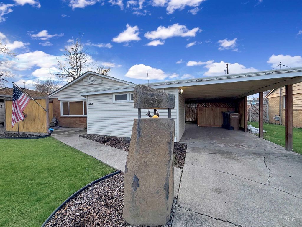 Photo of 1126 4th St, Clarkston, WA 99403 (MLS # 98975261)