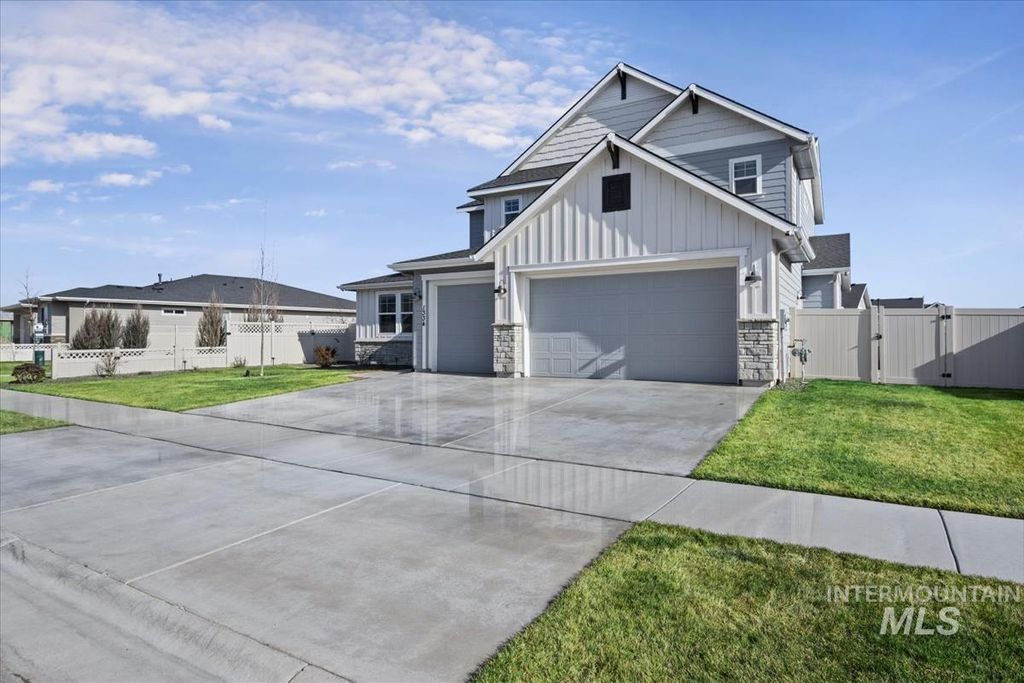 Photo of 1334 N Callander Way, Star, ID 83669 (MLS # 98973745)