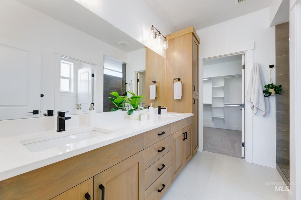 Photo of 10872 W Barnbougle, Kuna, UT 84634 (MLS # 98973053)