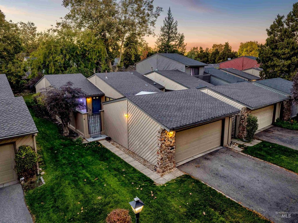 Photo of 7163 W Cascade Dr, Boise, ID 83704 (MLS # 98965122)