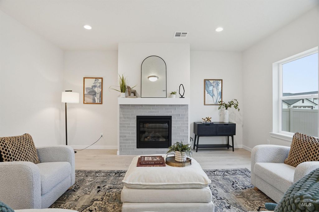 Photo of 7663 E Meriwether Dr, Nampa, ID 83687 (MLS # 98976699)