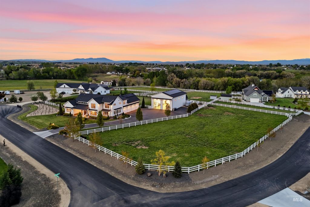 Photo of 24442 Nubian Goat Ct, Caldwell, ID 83607 (MLS # 98984231)
