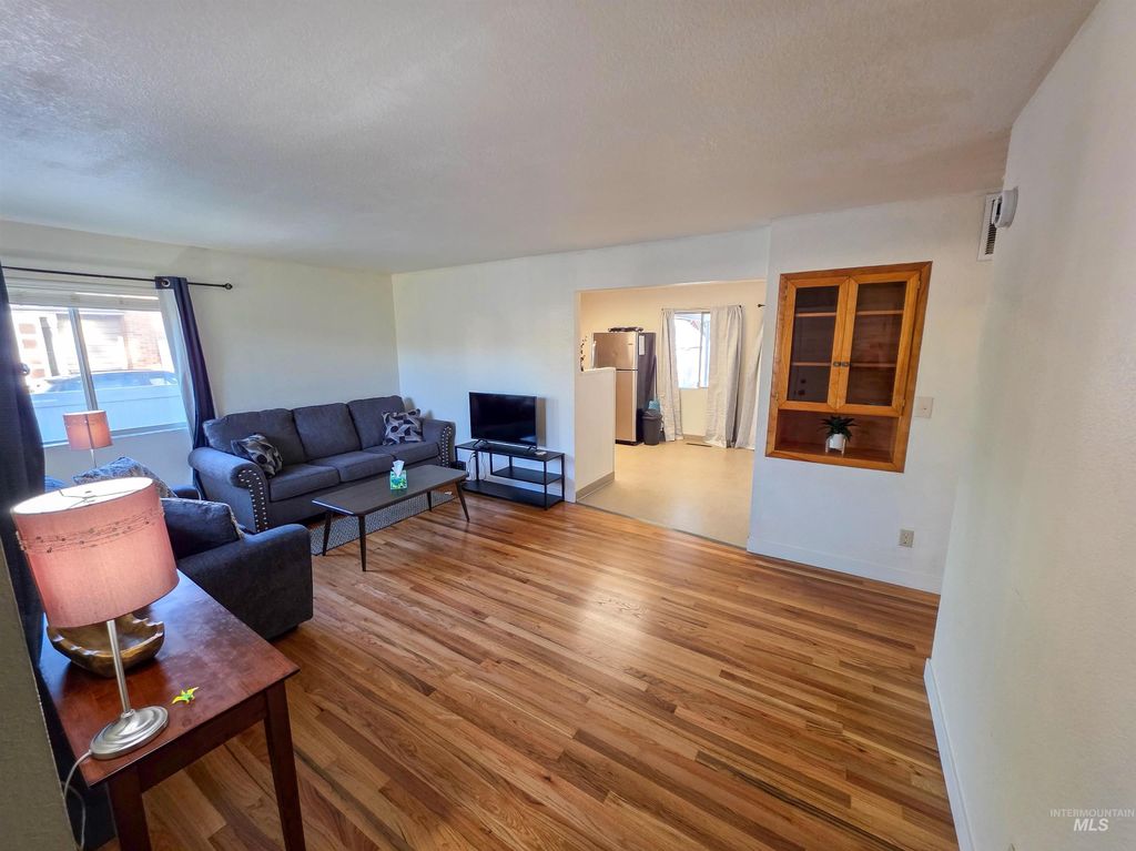 Photo of 408 16th Ave, Lewiston, ID 83501 (MLS # 98985608)