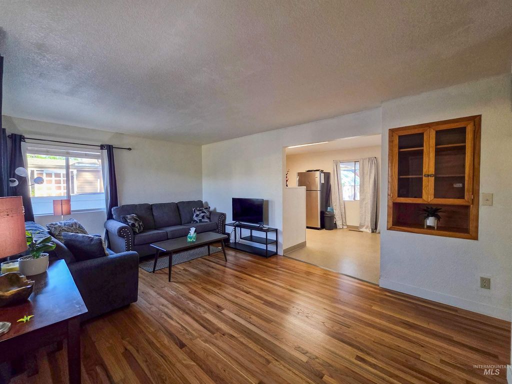 Photo of 408 16th Ave, Lewiston, ID 83501 (MLS # 98985608)