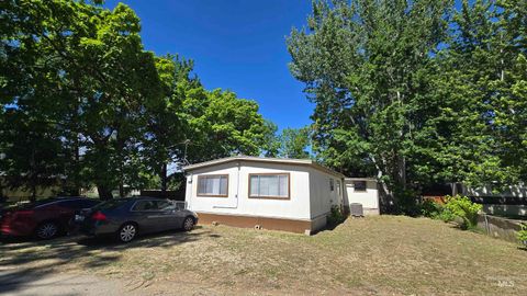 Photo of 655 S Dolson Ln, Eagle, ID 83616 (MLS # 98988220)