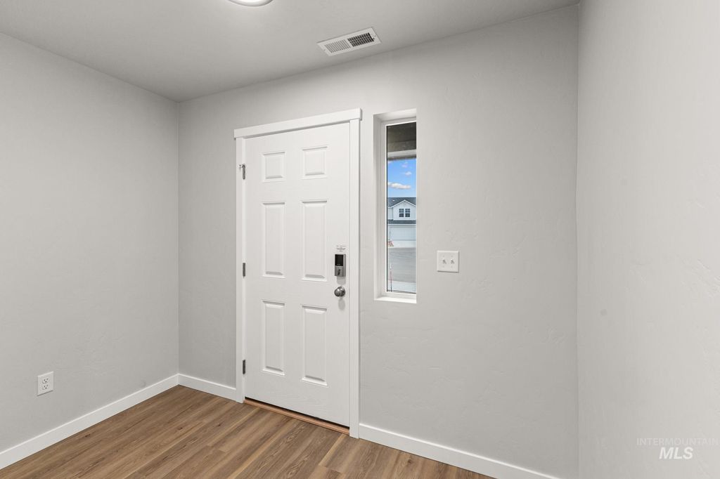 Photo of 13716 Redway Ct, Caldwell, ID 83607 (MLS # 98979266)