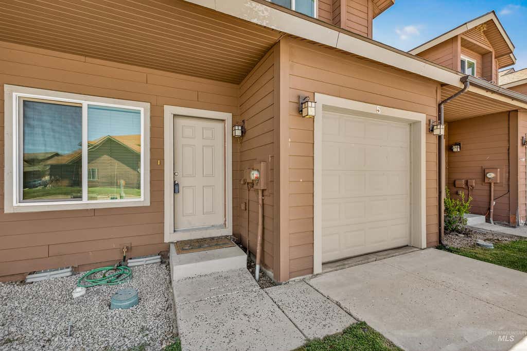 Photo of 26 Mangum Circle #5, Donnelly, ID 83615 (MLS # 98984125)