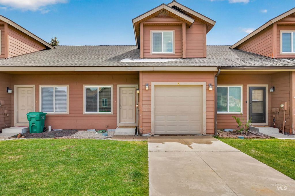 Photo of 26 Mangum Circle #5, Donnelly, ID 83615 (MLS # 98984125)