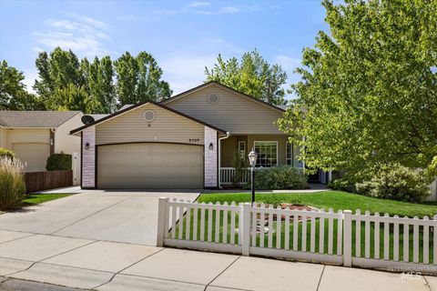 Photo of 8509 W Falling Star St, Boise, ID 83709 (MLS # 98988524)