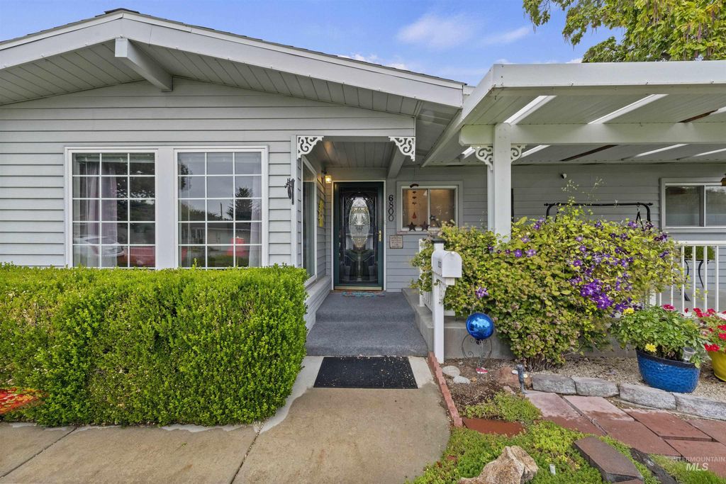 Photo of 6800 W Folk Dr, Boise, ID 83704 (MLS # 98963675)
