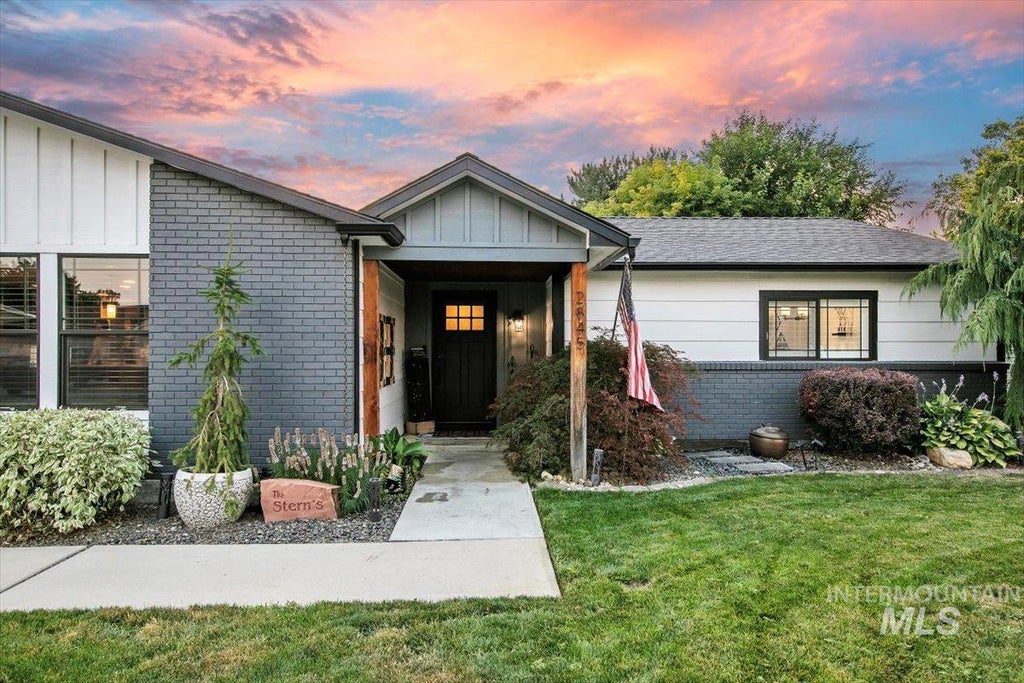 Photo of 2845 S Chinkapin Ave, Boise, ID 83709 (MLS # 98995071)