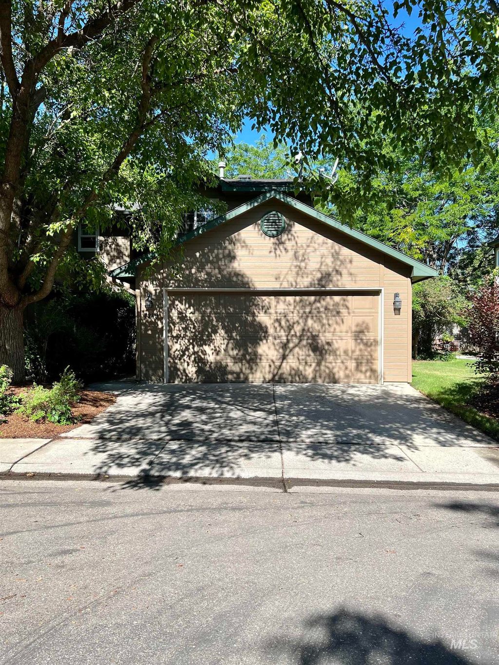 Photo of 7949 W Holt Ct, Boise, ID 83704 (MLS # 98982551)