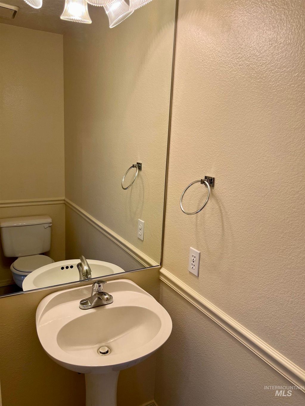 Photo of 7949 W Holt Ct, Boise, ID 83704 (MLS # 98982551)