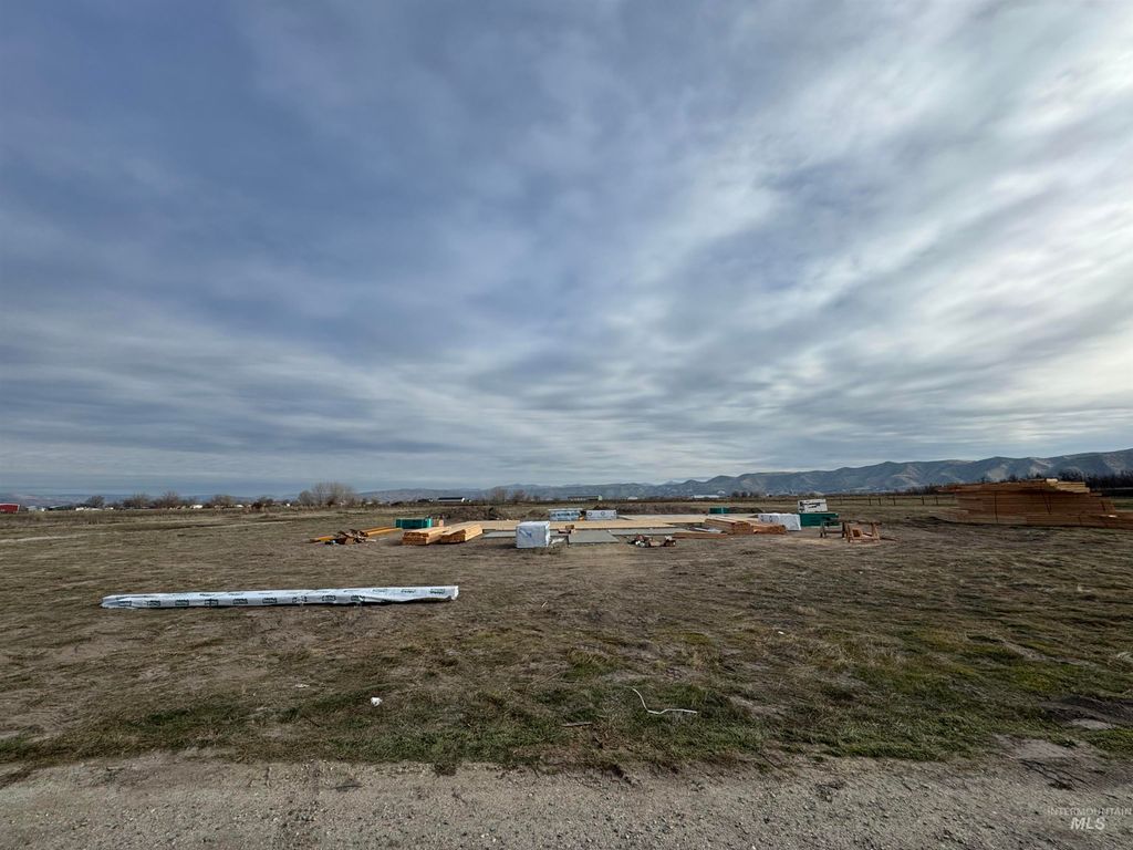 Photo of 3170 Grandview Ln, Emmett, ID 83617 (MLS # 98968912)