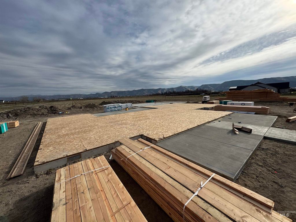 Photo of 3170 Grandview Ln, Emmett, ID 83617 (MLS # 98968912)