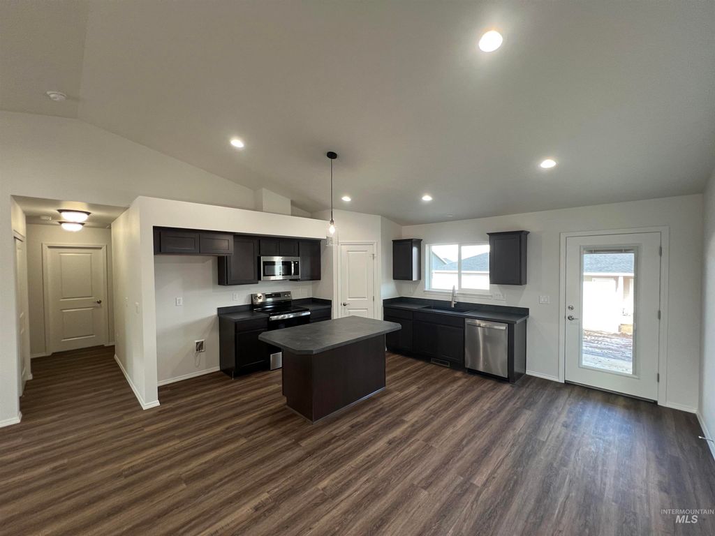 Photo of 1735 Painted Rock Ct, Lewiston, ID 83501 (MLS # 98977891)