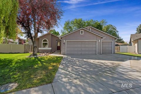 Photo of 406 Madrone Cir, Nampa, ID 83686 (MLS # 98990088)