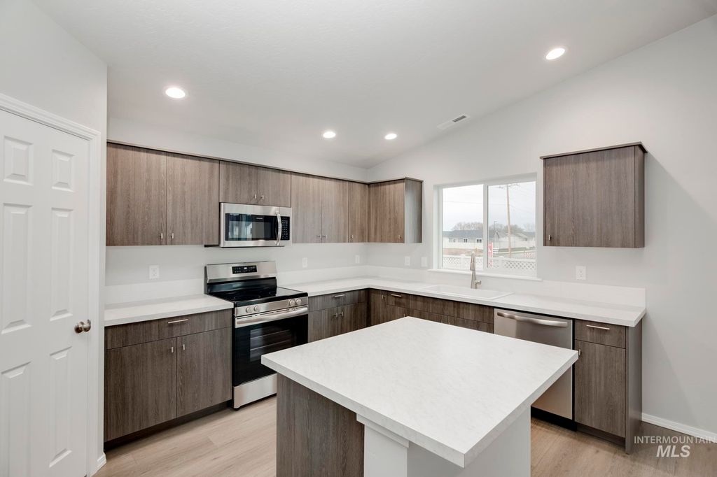 Photo of 1616 Sunday River St, Middleton, ID 83644 (MLS # 98969736)