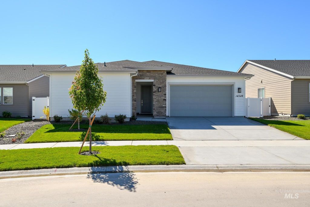 Photo of 9023 W Moon River Dr, Star, ID 83669 (MLS # 98971409)