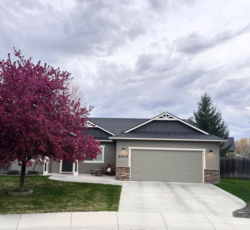 Photo of 2600 N Cinnamon Pl, Meridian, ID 83646 (MLS # 98981904)