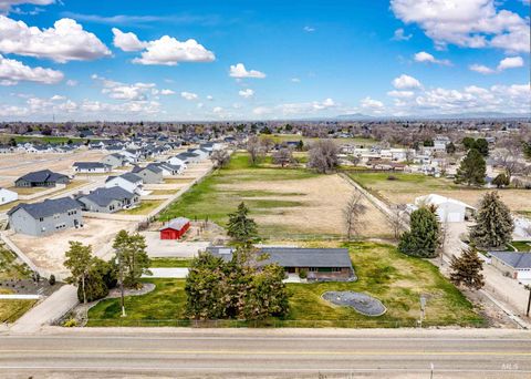 Photo of 1124 E Lewis Ln, Nampa, ID 83686 (MLS # 98977957)