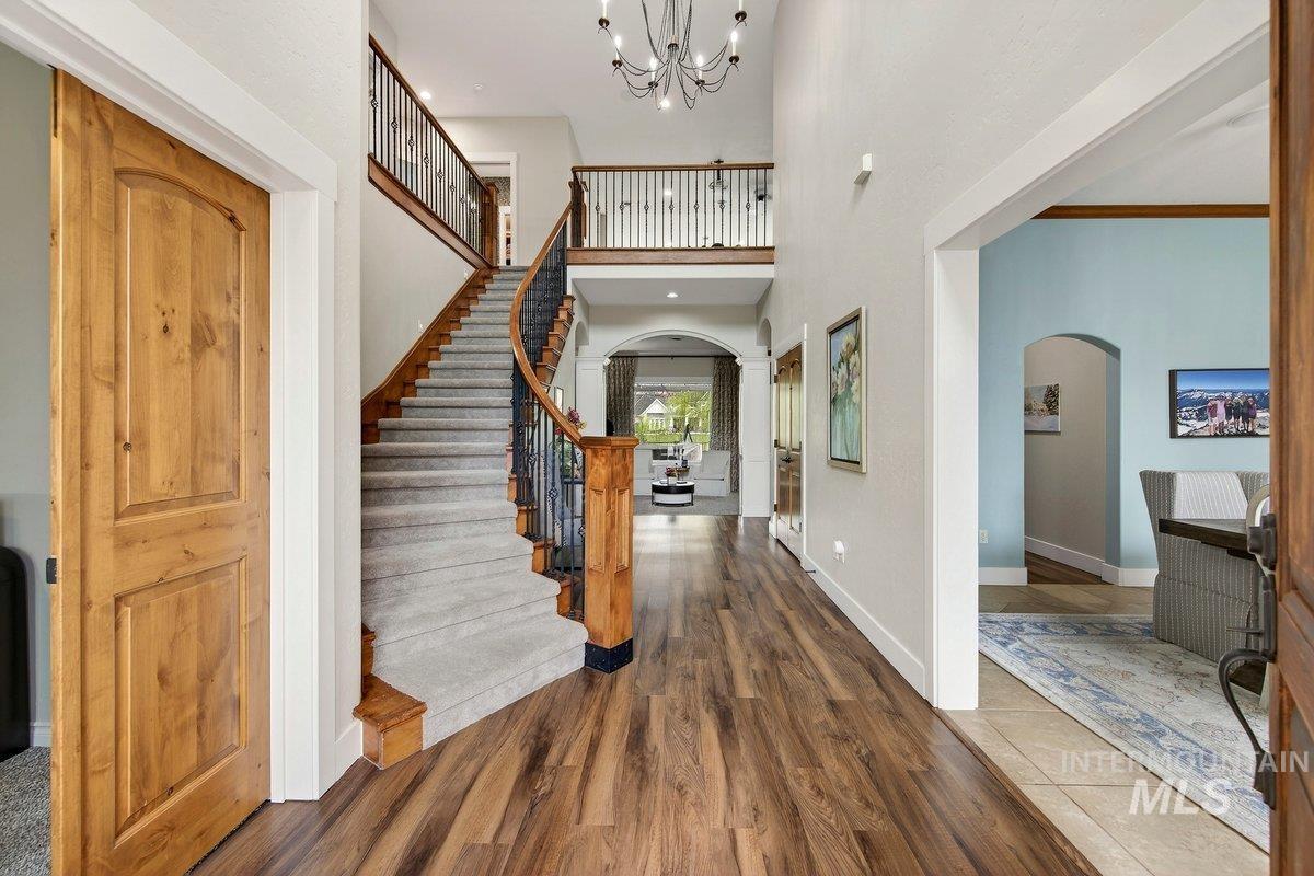 1013 E Rivers End Drive