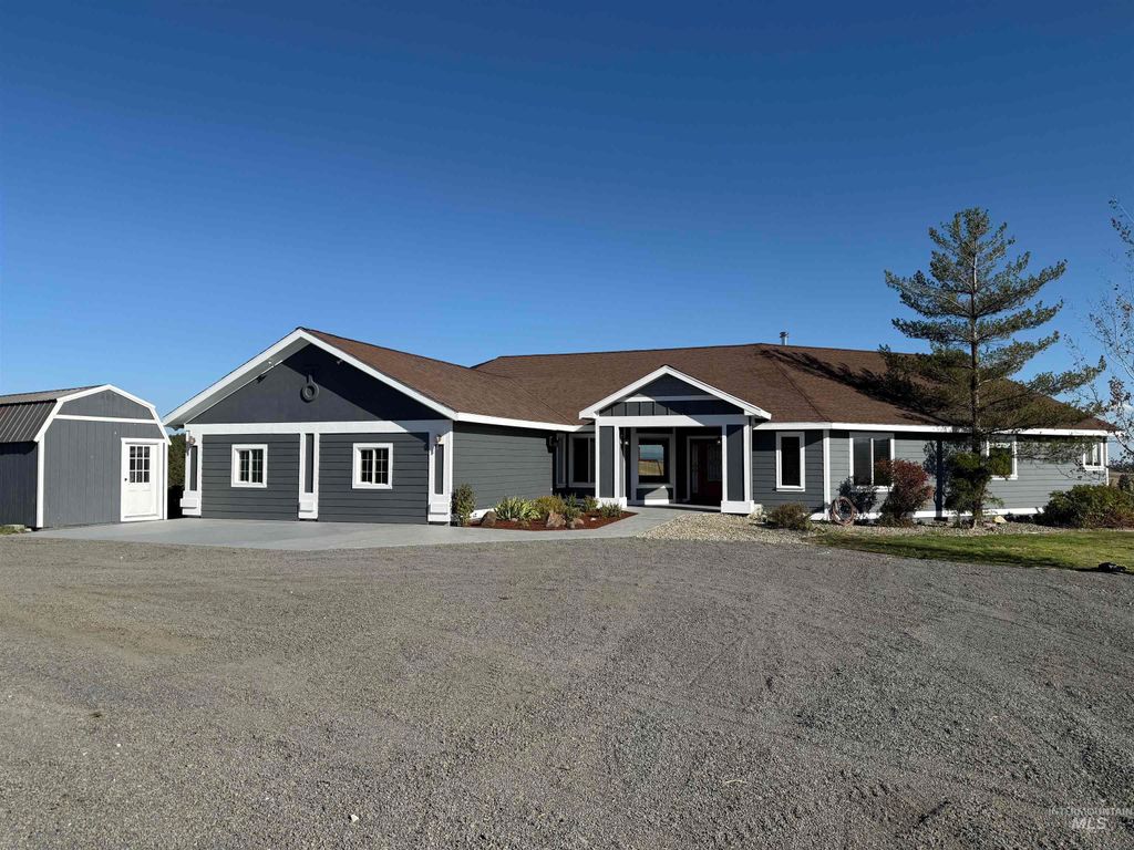Photo of 1030 Reams Road, Moscow, ID 83848 (MLS # 98964622)