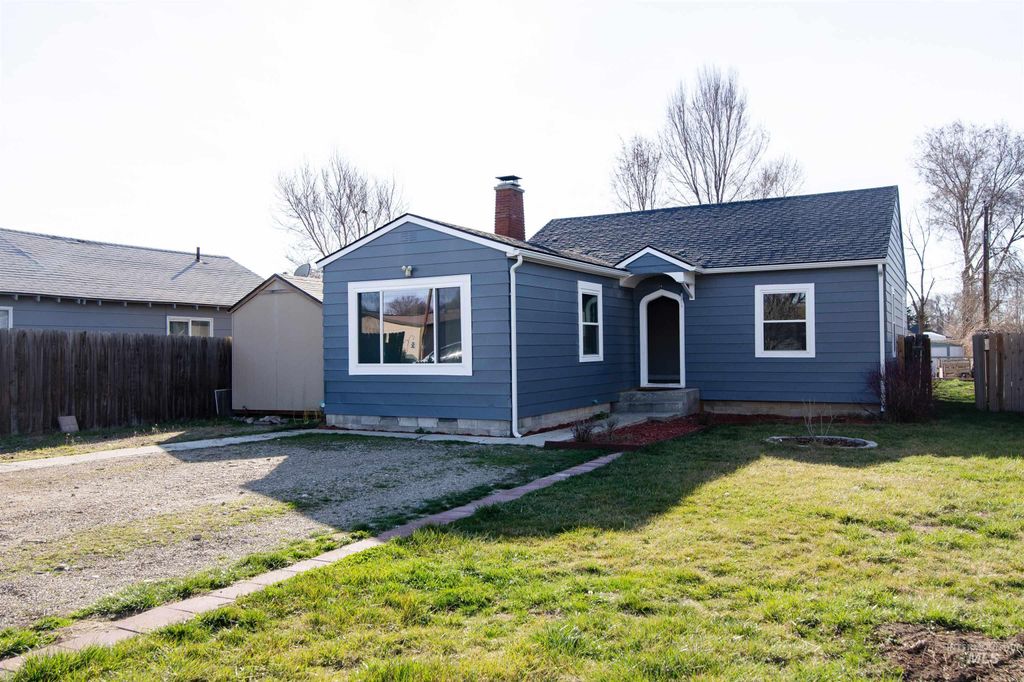 Photo of 1407 S Elder St, Nampa, ID 83686 (MLS # 98977275)
