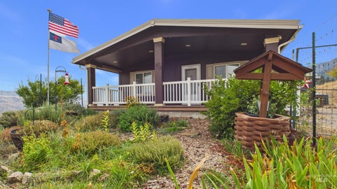 Photo of 146 Hammer Creek Rd, White Bird, ID 83554 (MLS # 98993318)