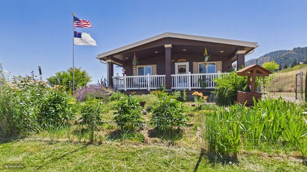 Photo of 146 Hammer Creek Rd, White Bird, ID 83554 (MLS # 98993318)