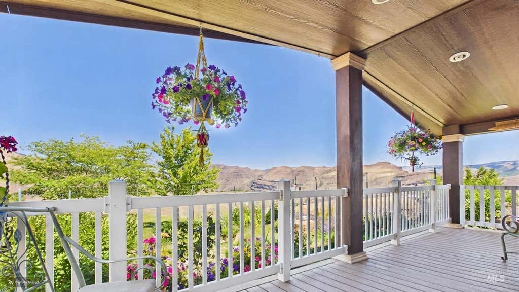 Photo of 146 Hammer Creek Rd, White Bird, ID 83554 (MLS # 98993318)