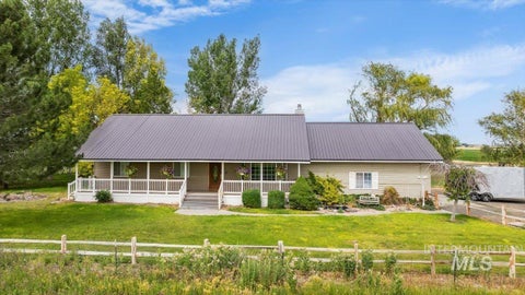 Photo of 3847 N 1000 E, Buhl, ID 83316 (MLS # 98992933)