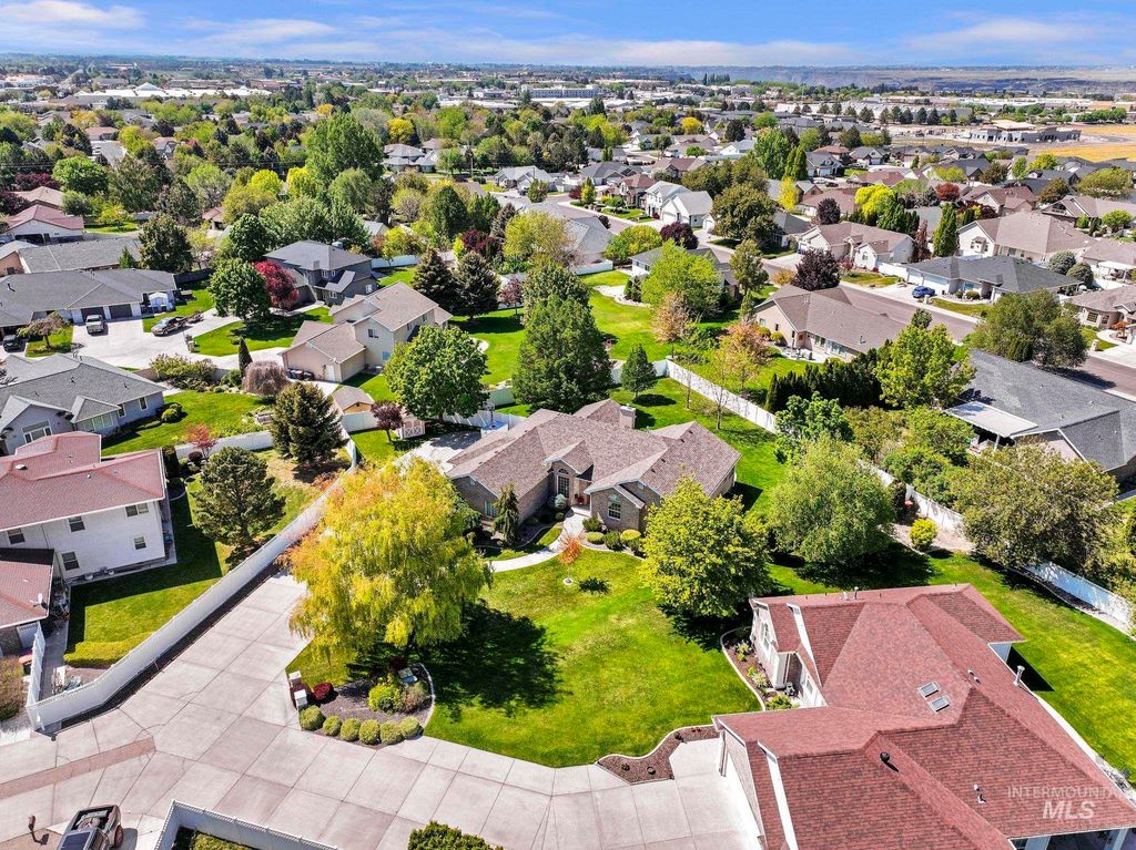 Photo of 1919 Candleridge Dr, Twin Falls, ID 83301 (MLS # 98985023)