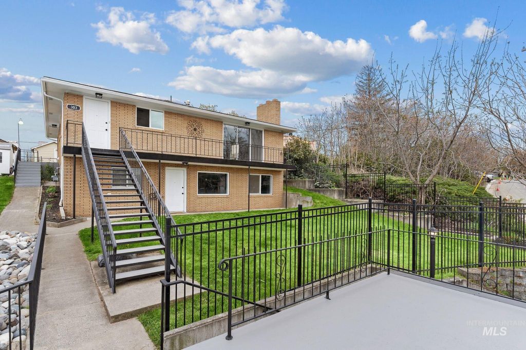 Photo of 303 Highland Ave, Clarkston, WA 99403 (MLS # 98982466)