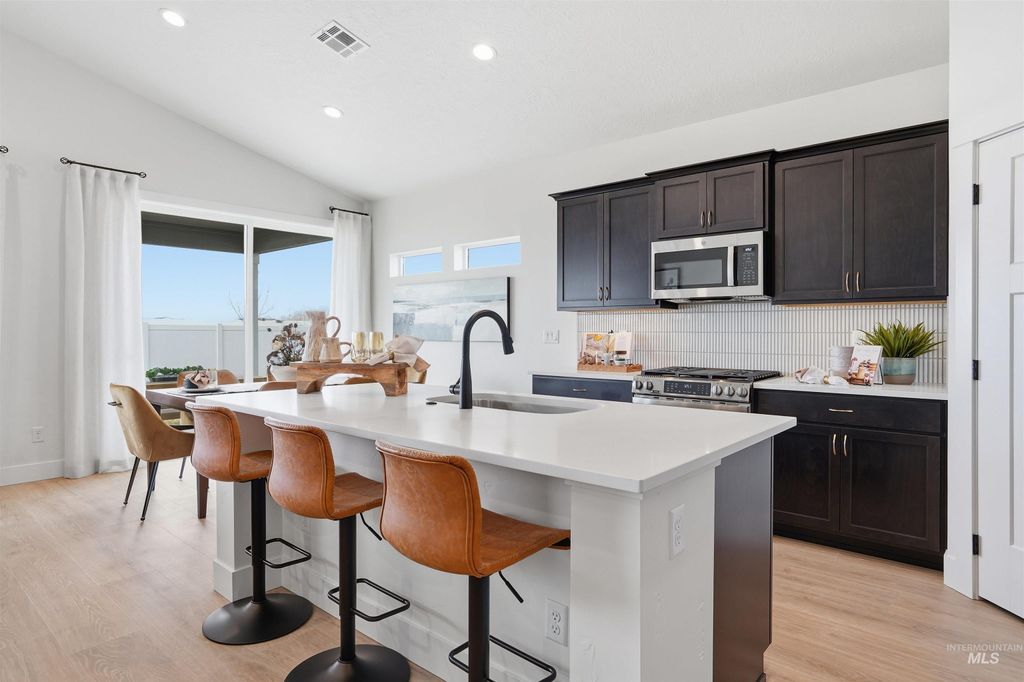 Photo of 7580 E Meriwether Dr, Nampa, ID 83687 (MLS # 98980396)