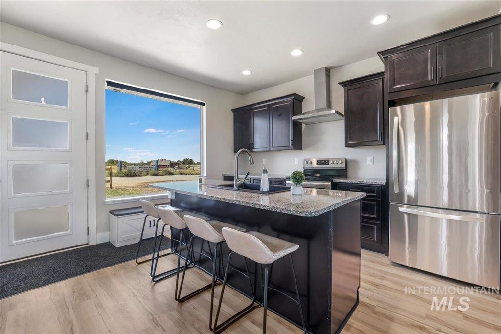 Photo of 218 E 450 S, Jerome, ID 83338 (MLS # 98956603)