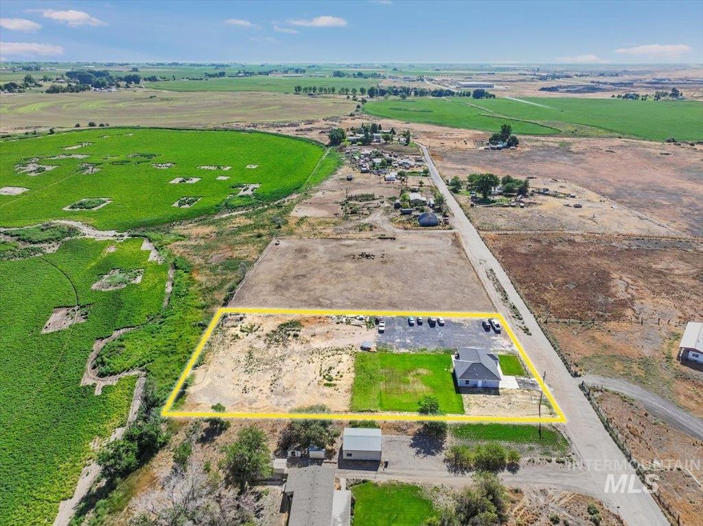 Photo of 218 E 450 S, Jerome, ID 83338 (MLS # 98956603)