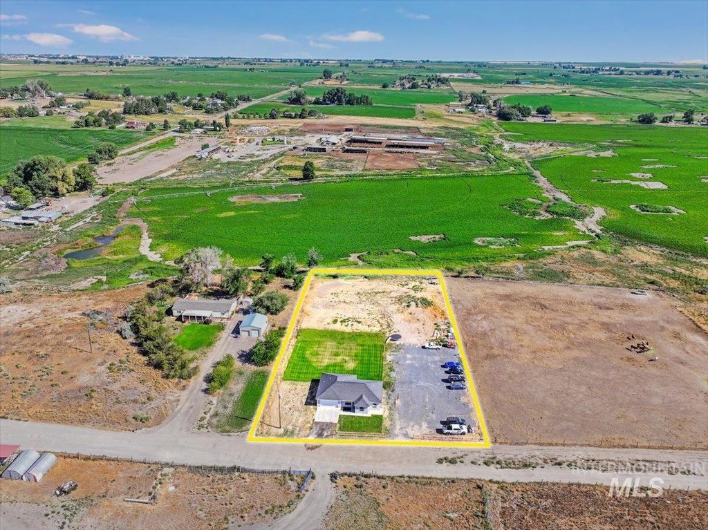 Photo of 218 E 450 S, Jerome, ID 83338 (MLS # 98956603)