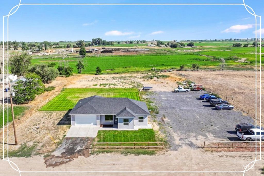 Photo of 218 E 450 S, Jerome, ID 83338 (MLS # 98956603)