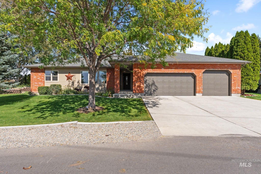 Photo of 100 Olympic Rd, Jerome, ID 83338 (MLS # 99003039)