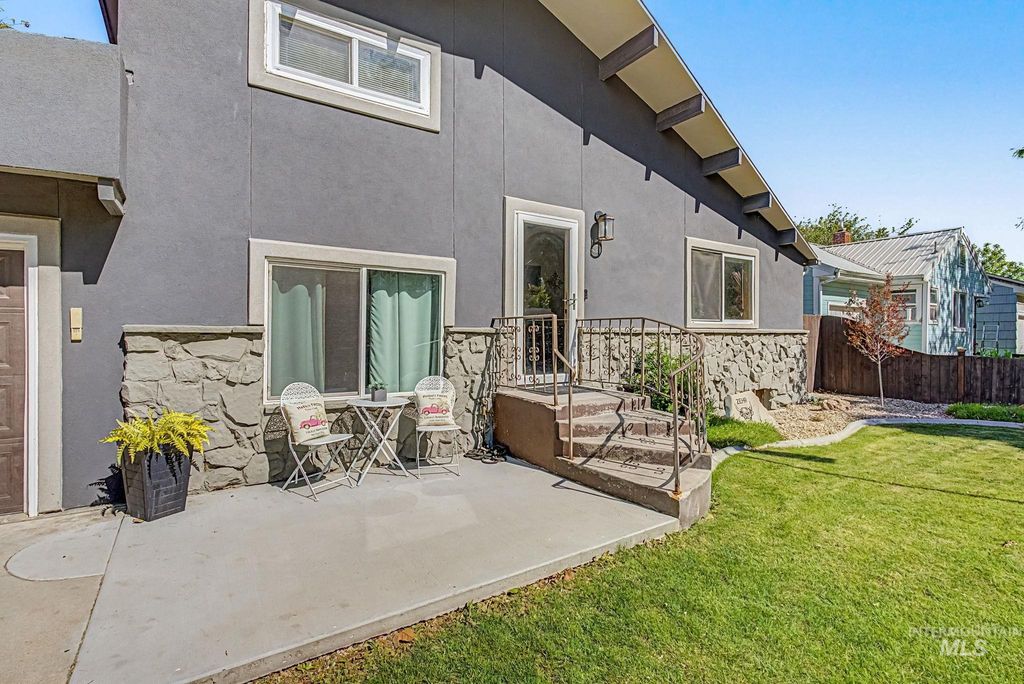 Photo of 2307 College Ave, Caldwell, ID 83605 (MLS # 98987851)