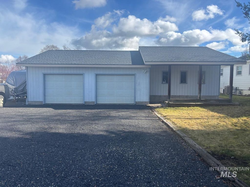 Photo of 601 Cedar Ave, Lewiston, ID 83501 (MLS # 98974545)