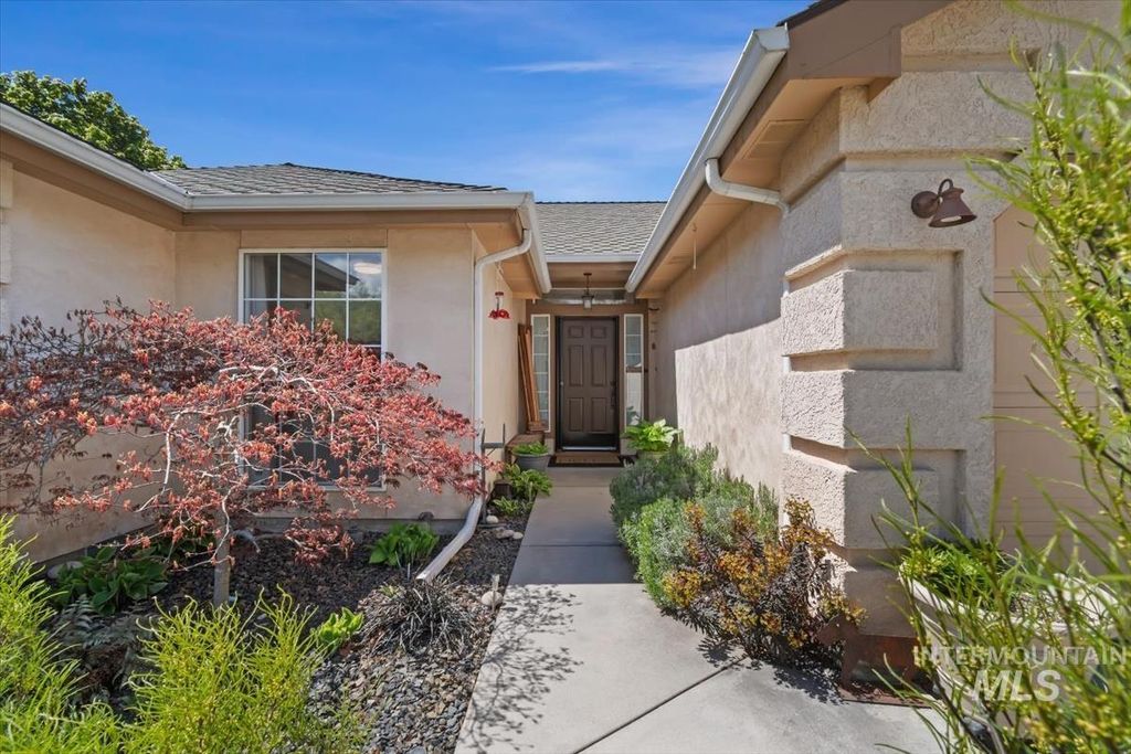 Photo of 4861 N Contour Way, Boise, ID 83703 (MLS # 98984209)